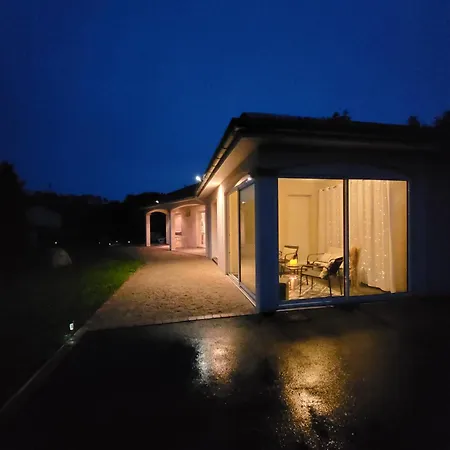 Haute-loire Belle Maison Neuve Plain-pied 4 Etoiles Avec Parc Arbore Clos *