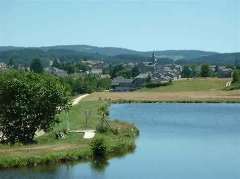 Haute-loire Belle Maison Neuve Plain-pied 4 Etoiles Avec Parc Arbore Clos Tence