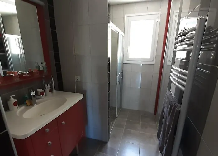 Haute-loire Belle Maison Neuve Plain-pied 4 Etoiles Avec Parc Arbore Clos *